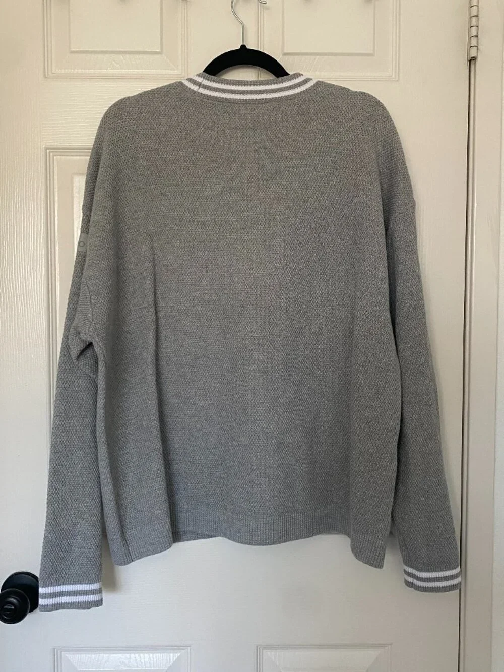 ALO Yoga EUC | Tennis Club Sweater Knit Cardigan in Athletic Heather Gray/White